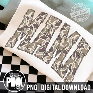 Mama Camo PNG, Leopard Varsity Mama Shirt Design, Sportmamma PNG, Trendig Mammalivsgrafik, Sublimering PNG, Digital Nedladdning bild 3
