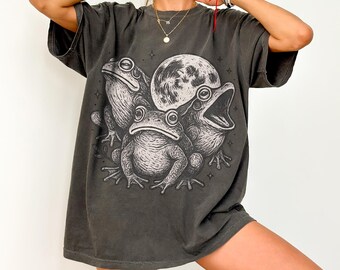 Vintage Unisex Frog Tee, Oversized Graphic Summer Top, Pet Lover Gift, Aesthetic Animal Tee, Comfort Colors Shirt, Y2k Retro Frog Moon Shirt
