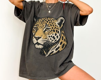 Vintage Unisex Cheetah Tee, Oversized Graphic Summer Top, Vintage Cat Shirt, Wild Cat Lover Gift, Aesthetic Animal Tee, Comfort Colors Shirt