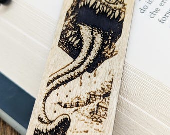Segnalibro DnD Mimic in legno inciso, mostro fantasy, perfetto come regalo