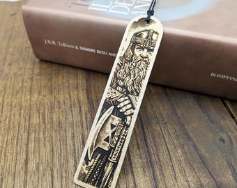 Segnalibro in legno Gimli, design inciso ispirato ai Nani de Il Signore degli Anelli