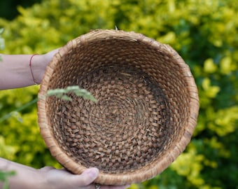 Antique Lithuanian Grain Basket – Handwoven Seeding Basket, 100 Years Old, Rustic Bread or Fruit Bowl