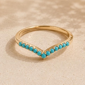 Sierlijke turquoise ring met chevron, 14k gouden V-band, stapelbare minimalistische sieraden