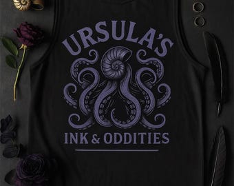 Ursula's Ink & Oddities – zwart aansluitend T-shirt | Op tattooshop geïnspireerd Disney-schurkshirt