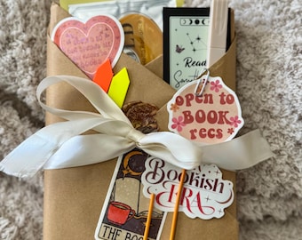 Blind Date with a Book – Horror Edition,  Spooky Surprise Read, Wrapped Horror Novel Gift for Book Lovers
