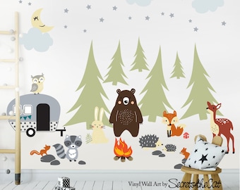 Woodland Campfire Wall Decal - Animali della foresta con pinetrees - Adesivo woodland - Adesivi murali per bambini - Murale woodland