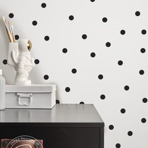 Vinilos decorativos de lunares para habitación infantil (80 lunares)