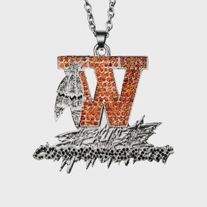 Collar con colgante de letra personalizado con brillo 3D y cadena dorada con inicial. Joyería estilo hip hop para hombre.