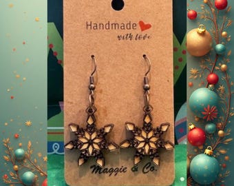 Laser geschnittene Ohrringe aus Holz, Schneeflocke, Weihnachtsohrringe, Winter Schmuck, Geschenk für Sie