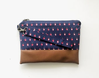 Apple Mommy Clutch - Teacher - Teacher Gift - Teacher Love - Clutch - Wallet