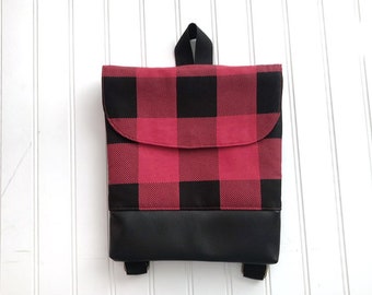 Mochila infantil xadrez vermelho búfalo: base em couro vegano