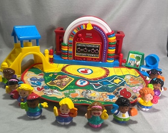 Fisher Price Little People Time-to-Learn Preschool Playset Musical 10 People