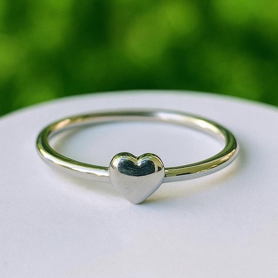 Dainty Sterling Silver Heart Ring: Minimalist 925 Band  display picture 1