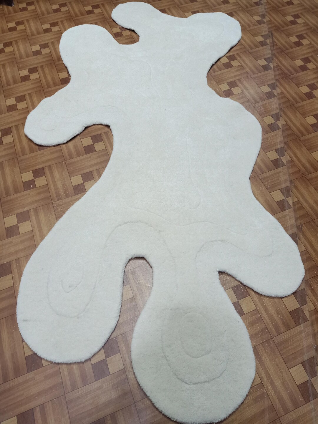 Abstract Shaped White Rug – Modern Hand-tufted Wool Carpet, Irregular ...