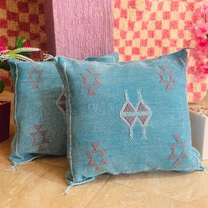2ps Berber Sabra Cushion – Handmade Moroccan Cactus Silk Lumbar Pillow