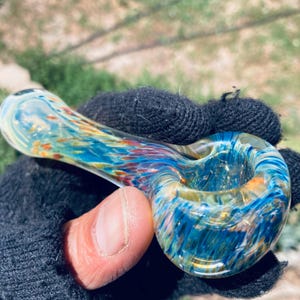 Pipa de mano de vidrio RTS de color verde azulado/amarillo ámbar que cambia de color para tabaco