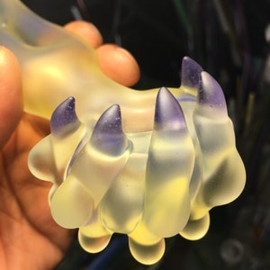 New cfl purple to black nails heady color changing glass pipe with a claw and frosted matte look and feel
