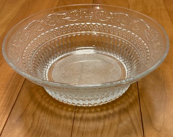 KIG Malaysia Pressed Glass Serving Bowl – Provence Lattice Fleur de Lis Pattern 8.5ʺ
