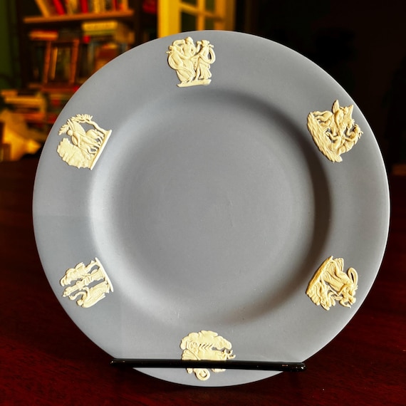 ウェッジウッド ジャスパーウェア プレート – ライトブルー – 7インチ