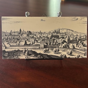 „Albez“ Wandfliese – Vintage Mid-Century – Gedrucktes Stadtbild mit Haken – Bavaria Germany