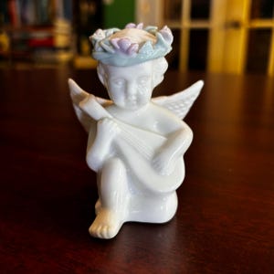 Vintage Seated Cherub Figurine – Playing Lute – 3&quot; Tall Ceramic Angel