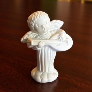 1981 Hallmark Angel Figurine – Fine Bisque Porcelain – 3.5&quot; – Playing Lute