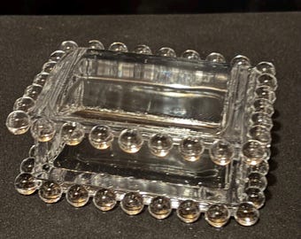 Plato de cristal con tapa de estilo vintage Candlewick – Plato con tapa y borde perlado