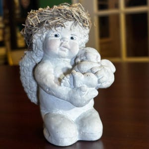 1991 Dreamsicles Angel Figurine – 5&quot; Tall – Cast Art Industries – Kneeling with Baby