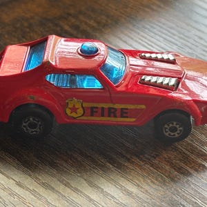 1976 Matchbox Superfast Fire Chief No. 64 – Vintage Lesney Diecast – Red Emergency Car – Made in England