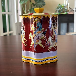 Vintage Carousel Tin – Made in England – Scalloped Base – 7&quot;x5.5&quot; – Excellent Condition