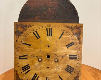 Esfera de reloj de pie inglés de principios del siglo XIX – Thompson, Darlington – Escena pastoral con arco (BAB)
