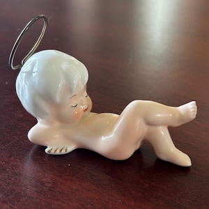 1981 Enesco Bone China Lounging Angel – Heavenly 3&quot; Figurine