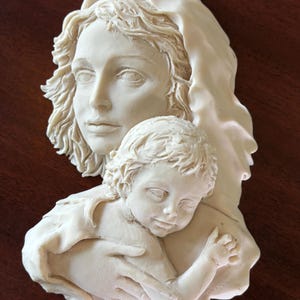 Vintage-Kunstharz-Büste von Madonna mit Kind – Signiert Giorgini – Made in Italy – 10 &quot;x6&quot; - Religiöses Dekor