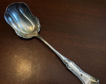Vintage WM A Rogers A1 Silver-Plated Spoon – Ornate Shell Bowl