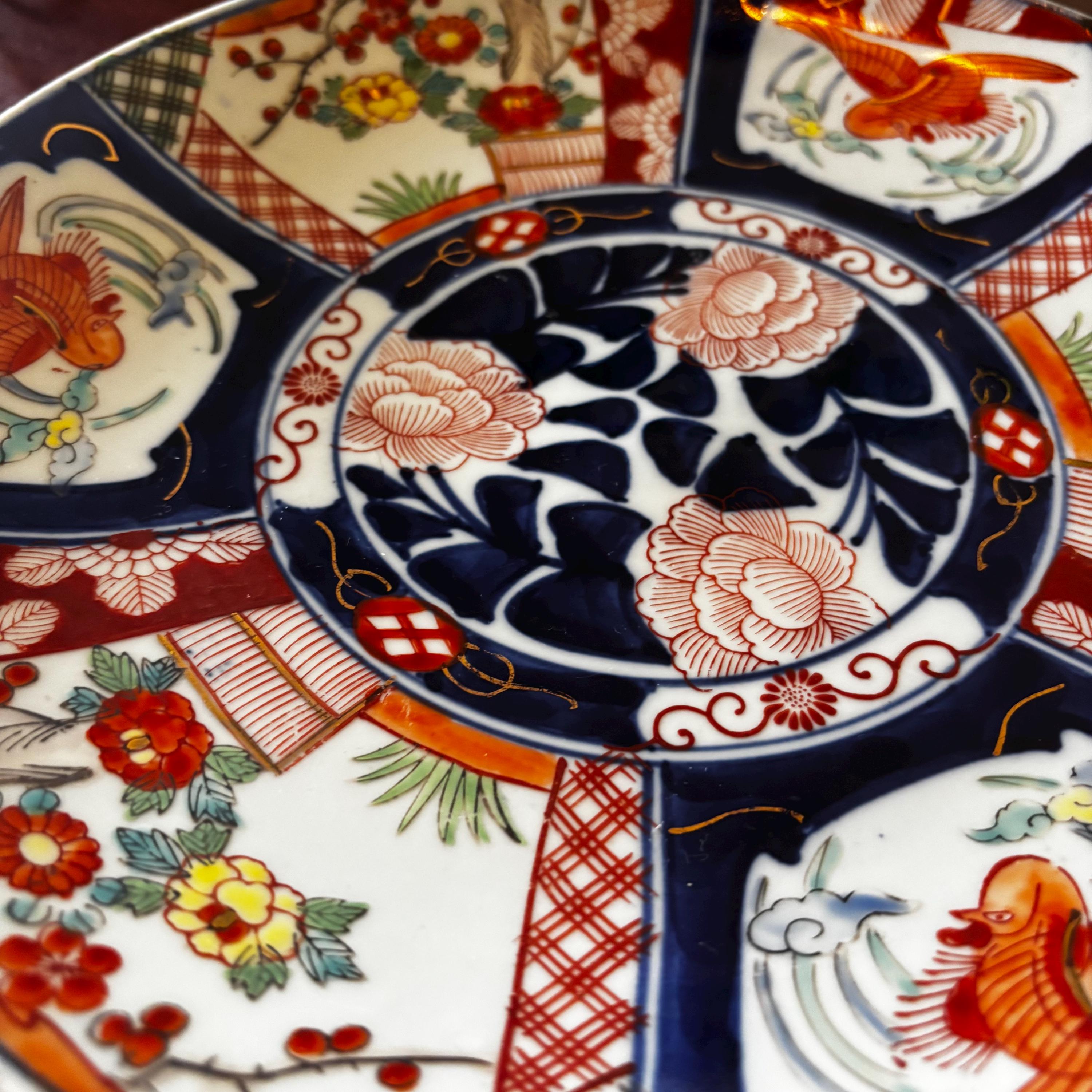 本物の日本製伊万里焼皿 – 直径11インチ – 江戸時代 – 鳥と花 – 遺品