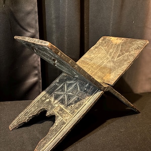 Antiguo atril para Corán de madera tallada a mano (Rehl) – Atril con bisagras – Reparación temprana