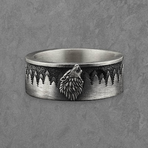 Howling Wolf Ring in Oxidized Sterling Silver – Forest Band for Men, Nature Jewelry, Viking Wilderness Ring, Symbolic Animal Totem Gift