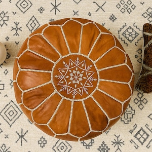 Handgemaakte Marokkaanse leren poef – aanpasbaar vloerkussen, boho voetenbank, authentiek Marrakech decor