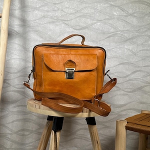 Vintage Handmade Leather Satchel Bag – Brown Messenger Crossbody – Laptop Shoulder Bag with Front Pocket