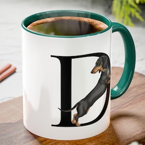 Taza con la inicial D de Dachshund, taza con monograma de Dachshund, taza con el alfabeto de perro, regalo personalizado para amantes de los perros, ilustración de Dachshund, regalos de Dachshund