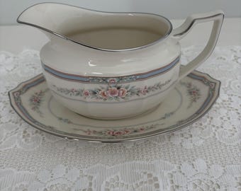 Salsera Noritake Rothschild vintage con plato base, de porcelana fina japonesa.