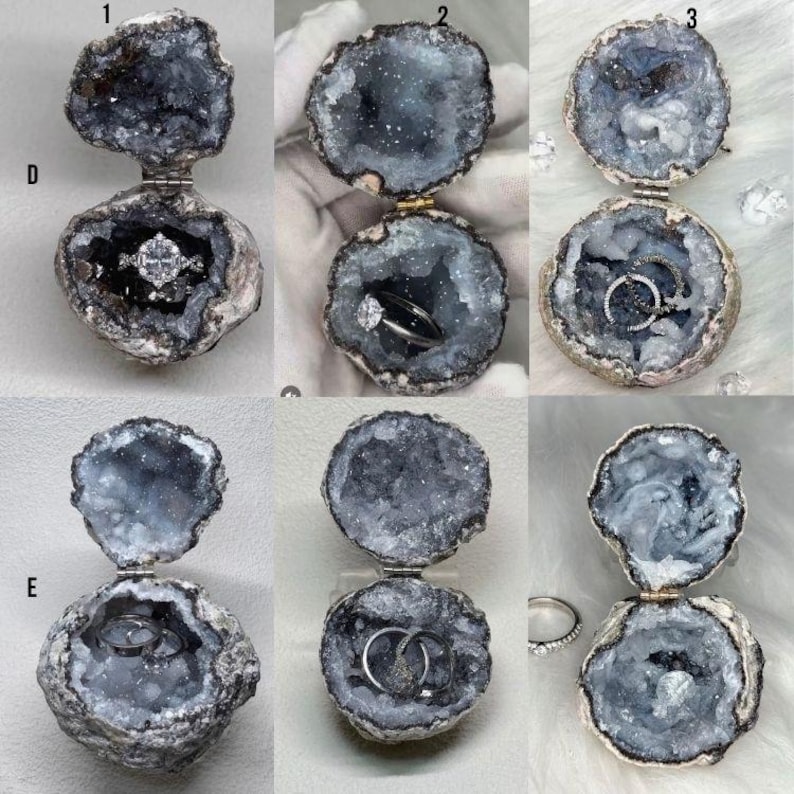 Puede incluir: Una colecci&oacute;n de seis cajas para anillos hechas de geodas abiertas, cada una con un exterior rugoso y natural y un interior hueco revestido de cristales. Las geodas tienen bisagras para abrirse y servir como estuches para varios anillos.