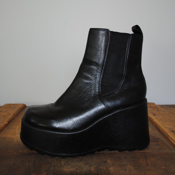 vintage 90s PLATFORM CHUNK CHELSEA black leather boots size 8-9