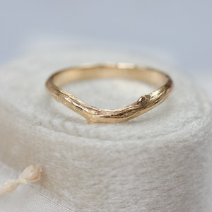 Curved Rowan Twig Gold Wedding Ring