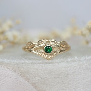 Willow leaf gold emerald ring image 5