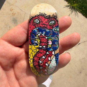 38mm Egg shape deck (wild creatures graphic)