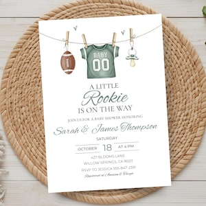 Invitación para Baby Shower con temática de Fútbol Americano Verde / Baby Shower "Un pequeño novato está en camino" / Invitación digital para Baby Shower con temática de Fútbol Americano (Plantilla digital)