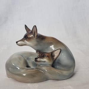 Royal Doulton Fox Figurine – Vintage Porcelain Wildlife Collectible – Made in England