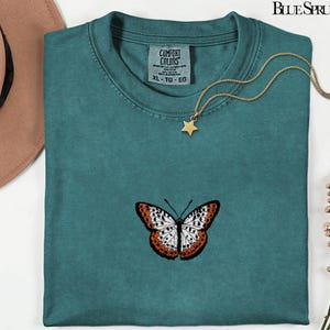 Embroidered Butterfly Tee Elegant Women&#39;s Comfort Colors T-shirt Nature Lover Gift for Her Casual Wear Clean Summer Fashion