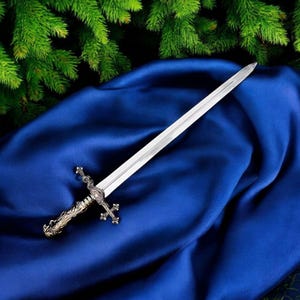 Spersonalizowana replika miecza z filmu DRACULA UNTOLD. Miecz ze stali nierdzewnej z motywem Vlada Luke'a Evansa, fantasy cosplay eventowy.